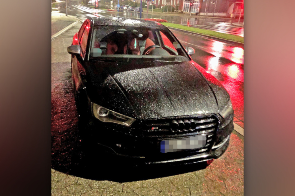 Die Audi-Fahrer ließen ihre Räder durchdrehen. Gegen sie läuft nun ein Strafverfahren.
