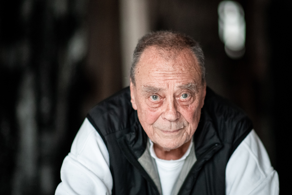 Das Landgericht Düsseldorf wird im Prozess um die Echtheit eines angeblichen Kunstwerks von Günther Uecker (90) am Montag das Urteil verkünden.