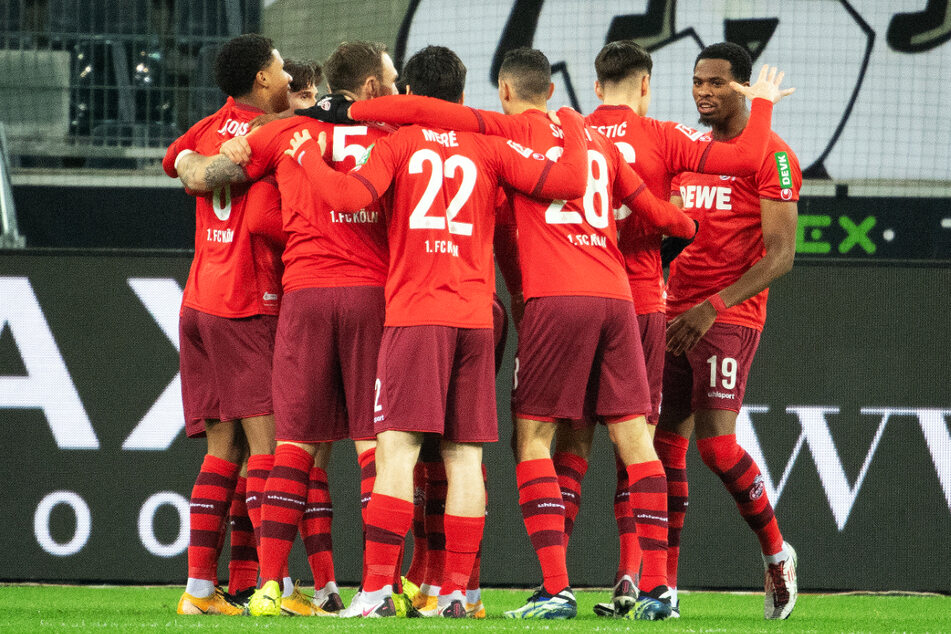 Großer Jubel beim 1. FC Köln: Die Geißböcke feierten einen überraschenden Auswärtssieg!