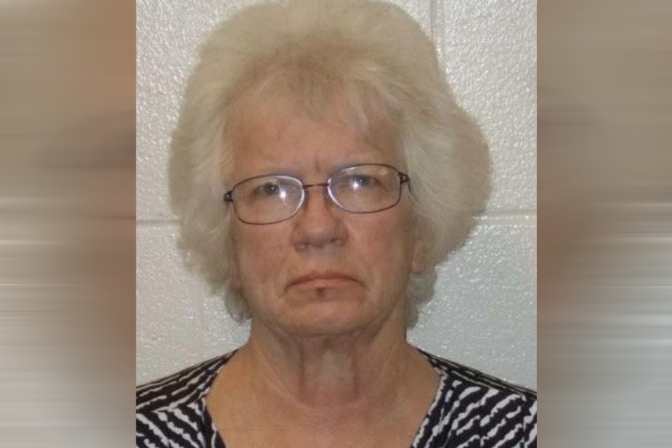 Anne N. Nelson-Koch (74) auf einem Mugshot des Monroe County Sheriff's Office.
