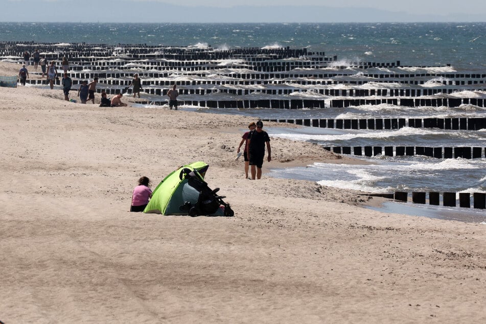 Buhnen am Strand können bei starkem Wind zur Todesfalle werden. (Symbolbild)