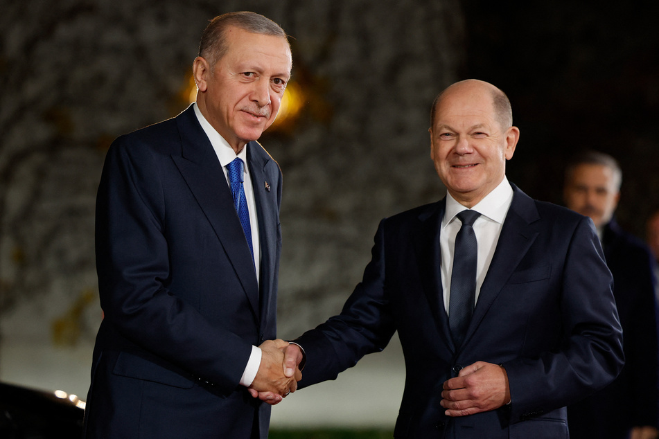 Der türkische Präsident Recep Tayyip Erdogan traf am heutigen Freitag zu einem mit Spannung erwarteten Besuch bei Bundeskanzler Olaf Scholz ein.