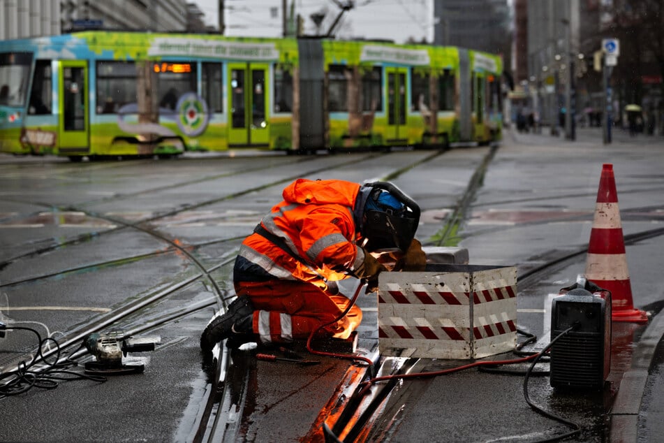 Die Kreuzung Ernst-Reuter-Allee / Breiter Weg muss für zwei Wochen gesperrt werden.