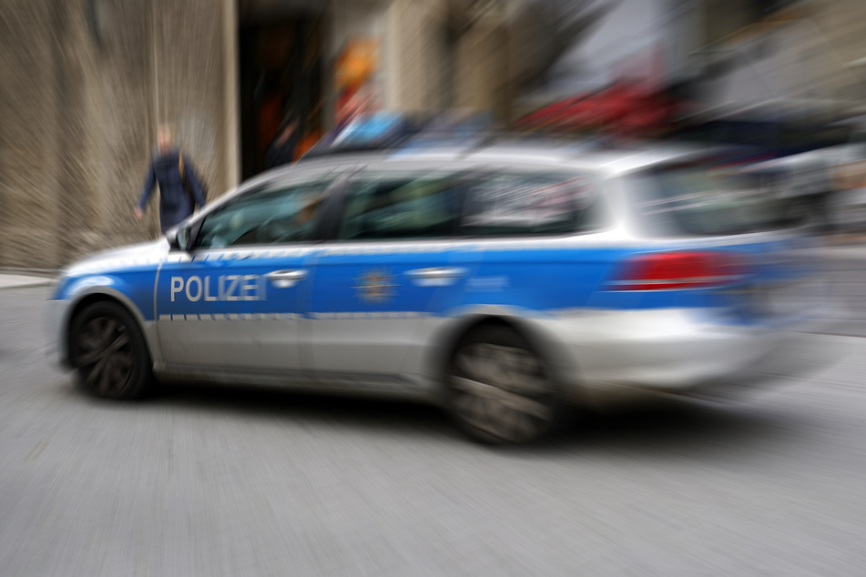 Ein 38-Jähriger raste am Sonntag durch den Leipziger Süden, die Polizei nahm die Verfolgung auf. (Symbolbild)