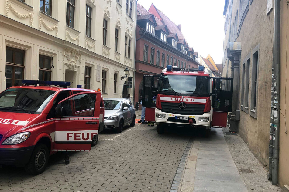 Am Dienstag rückten Feuerwehr und Polizei zum Hallenser SPD-Stadtverband aus.