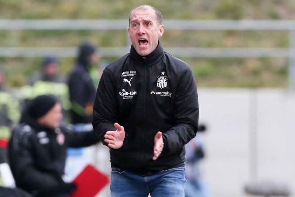 "Jetzt geht es nicht um persönliche Befindlichkeiten", sagt FSV-Coach Joe Enochs.