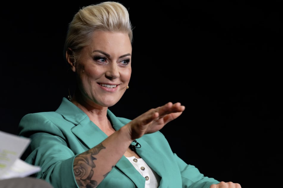 Carola Holzner (43), besser bekannt als "Doc Caro", ist am Freitagabend zu Gast in der "NDR Talk Show".