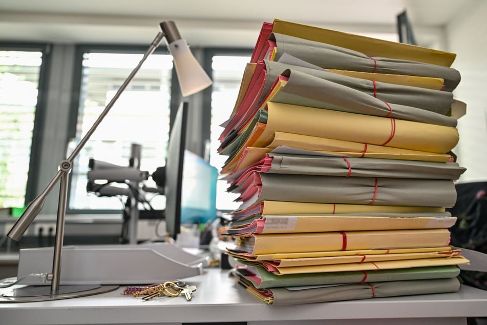 Jetzt macht die Staatsregierung mit dem Bürokratieabbau ernst. Die ersten Maßnahmen sollen noch dieses Jahr umgesetzt werden.