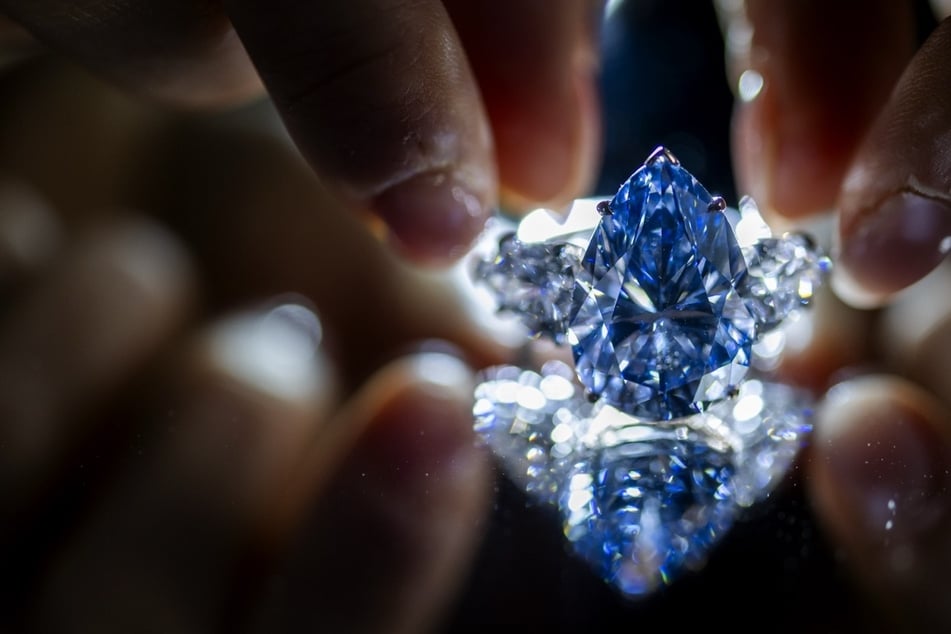 Dieser blaue Diamant ist zwischen 32,9 und 46,9 Millionen Euro wert. Aber keine Sorge: Auf der Mineralienbörse gibt es deutlich günstigere Angebote. (Symbolbild)