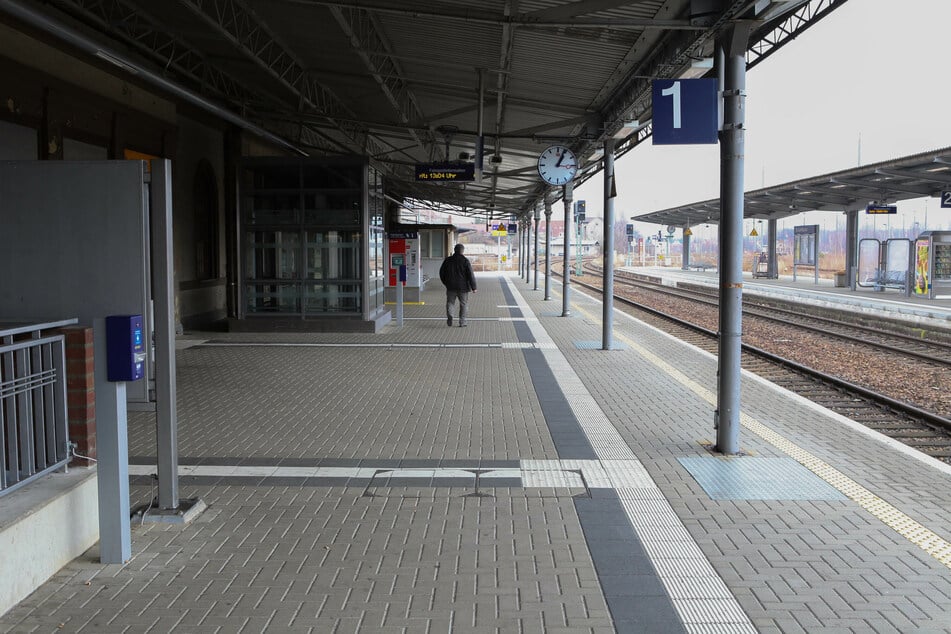 Im Bautzener Bahnhof endete die Reise für den Jungen. (Archivbild)