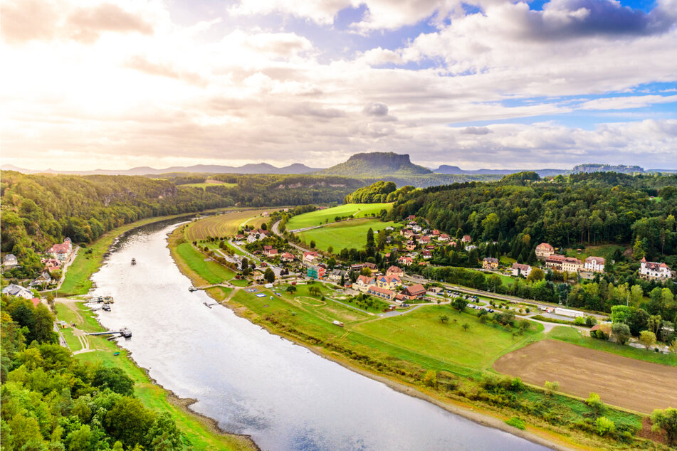 Im Bereich des Flusses ist eine der vier sächsischen Euroregionen angesiedelt.