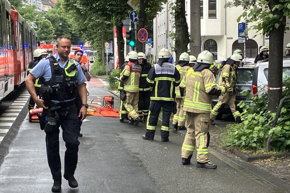 Am Gotenring prallten eine Straßenbahn und ein Auto zusammen.