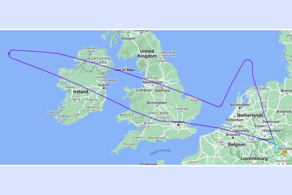 Kurz nach dem Überfliegen von Irland ereignete sich der Vorfall.