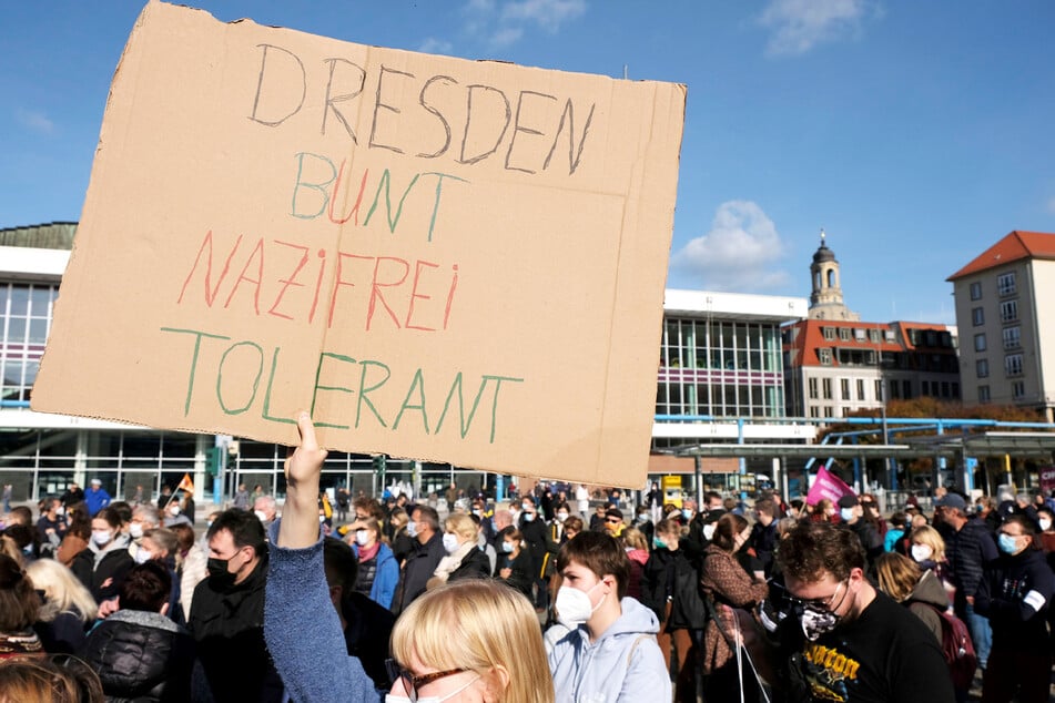Tausende demonstrierten am heutigen Sonntag in Dresden.