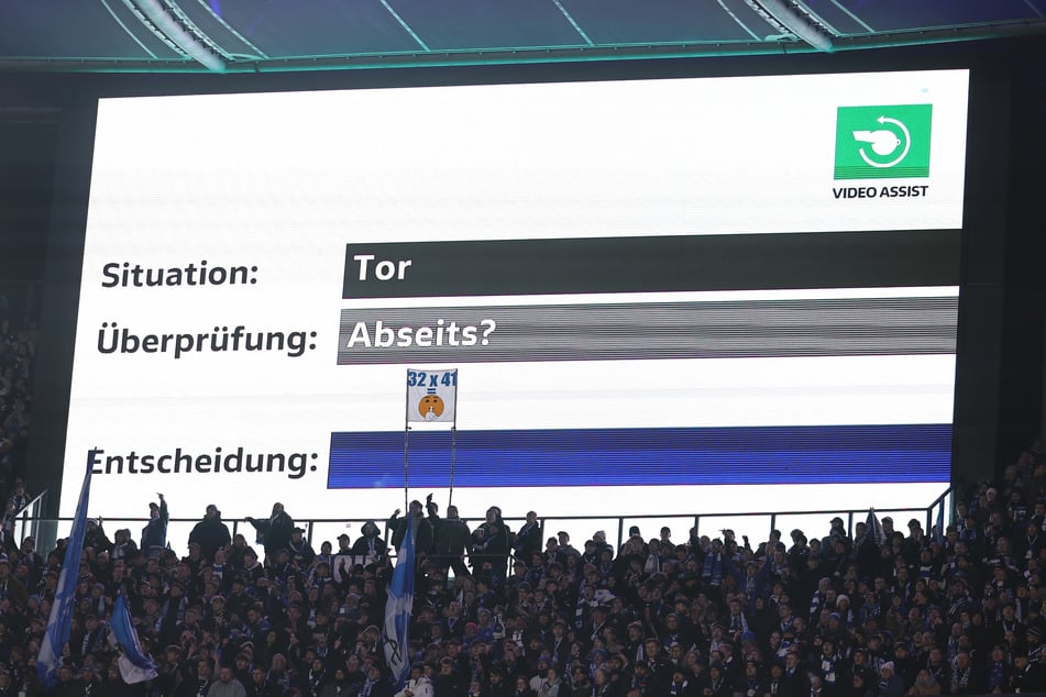 In der 1. und 2. Bundesliga wird der VAR eingesetzt, den es in der 3. Liga nicht gibt.