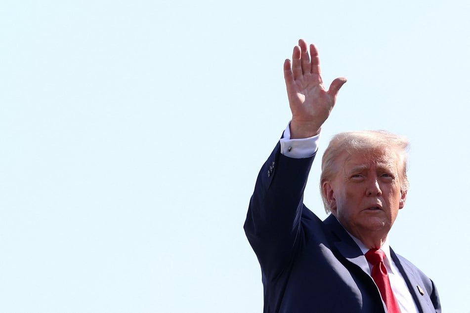 President Donald Trump has said he has spoken with the leaders of Cambodia and Thailand in a bid to secure a ceasefire.