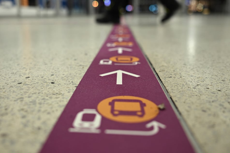 Frankfurt: Fahrgäste der Lahn-Kinzig-Bahn brauchen starke Nerven: Streckensperrung wegen Bauarbeiten