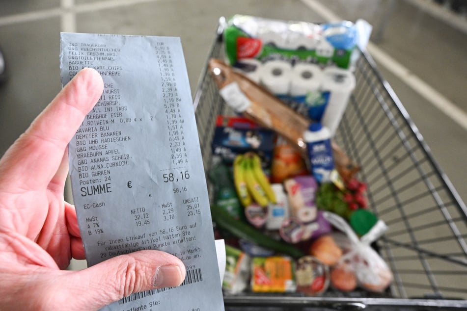 Ein Blick auf den Kassenzettel nach dem Einkauf im Supermarkt lässt manch einen erschaudern. (Symbolfoto)