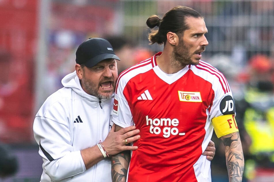 Auf Trainer Steffen Baumgart (53) und Kapitän Christopher Trimmel (38) wartet in der Vorbereitung noch jede Menge Arbeit.