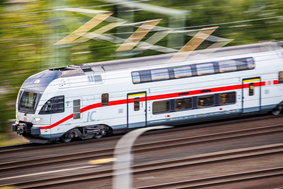 Sitzplätze bei der Deutschen Bahn kosten ab Sonntag mehr.