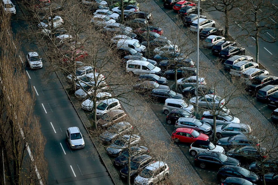 Voll belegte Parkplätze - wie hier an der Masurenallee - sind in Berlin keine Seltenheit.