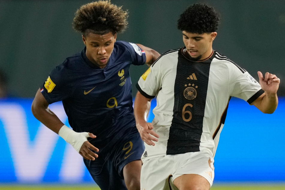 Sechser Fayssal Harchaou (18, r.) hat bei der U17-WM 2023 als Stammspieler mit Deutschland den Titel geholt.