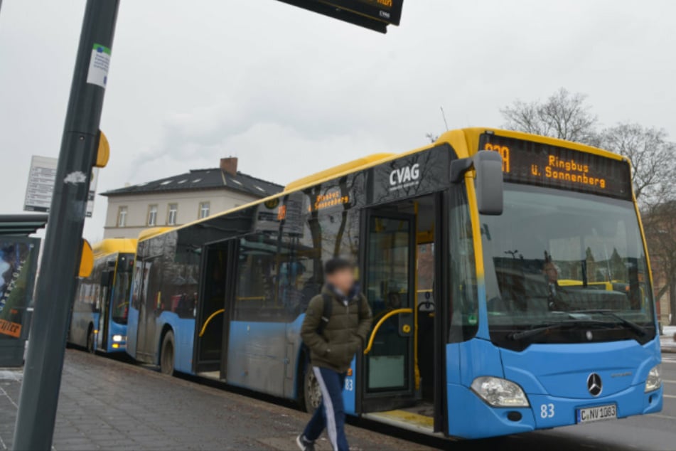 Chemnitz: Rückkehr zur Normalität: Vordereinstieg und Ticketverkauf in Bussen kommt schrittweise wieder