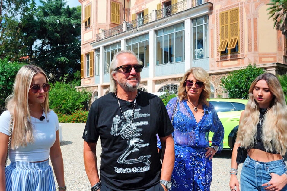 In der neuen Doppelfolge "Die Geissens" hat die berühmte Familie die Villa Nobel im italienischen Kurort Sanremo besucht.