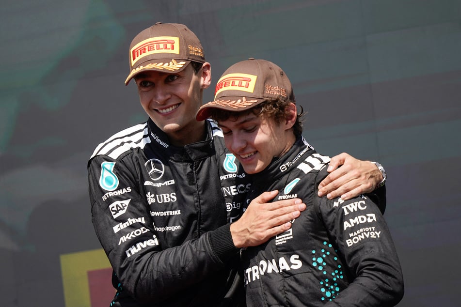 Bleiben weiter Teamkollegen bei Mercedes: Kimi Antonelli (19, rechts) und George Russell (27).