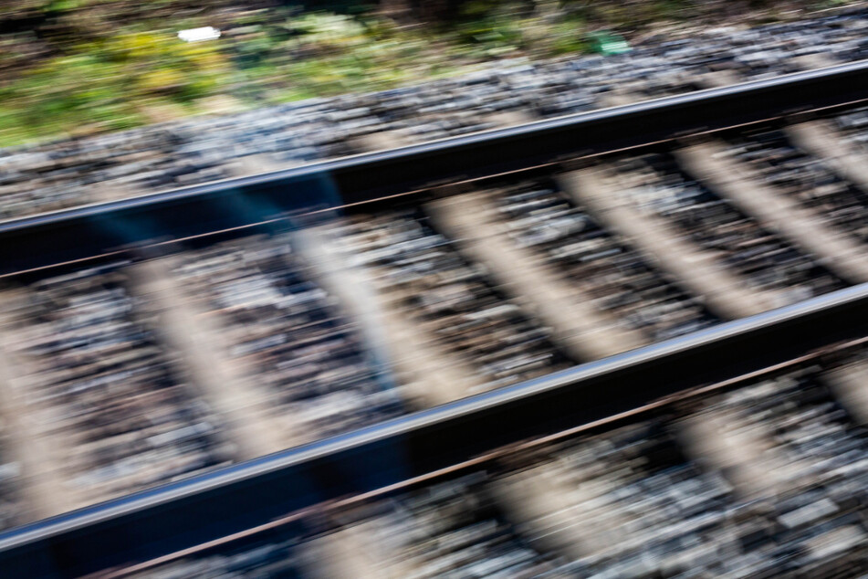 Tödlicher Zugunfall im Kreis München: Mann von Regionalbahn erfasst