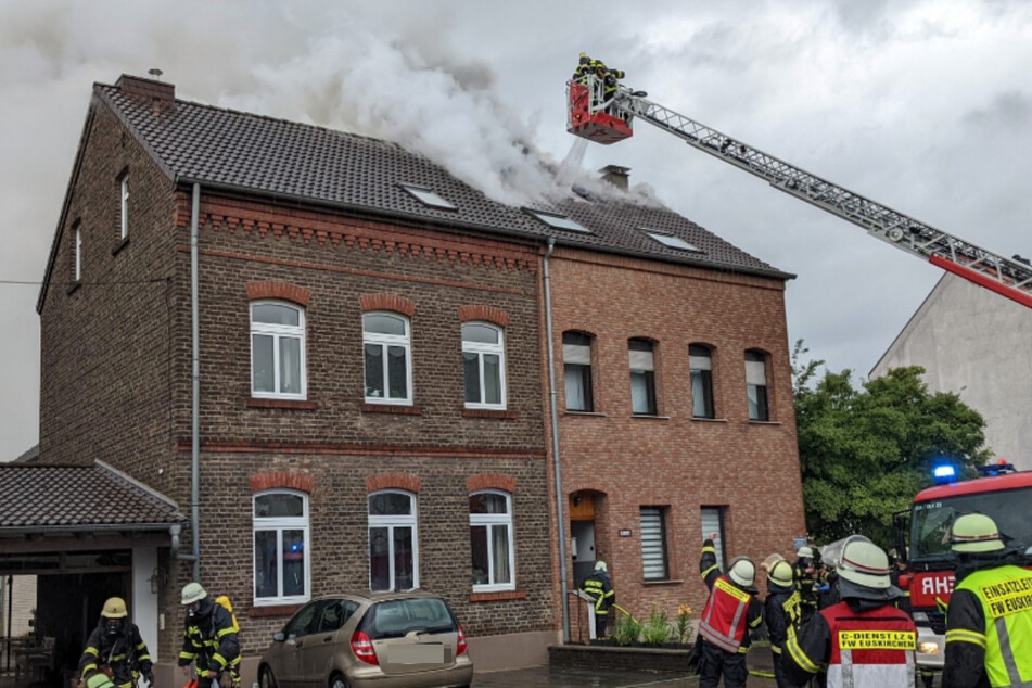 Das Haus in Euskirchen-Kuchenheim wurde vom Blitz getroffen.