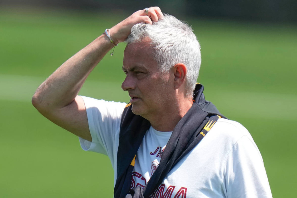 AS Roms Star-Trainer José Mourinho (60) hat sich bei einer Pressekonferenz zu dem geplatzten Bonucci-Wechsel geäußert.