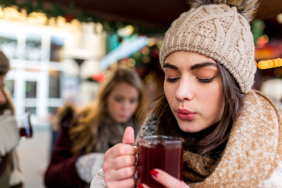 Glühwein und Punsch gehören bei der Veranstaltung dazu.