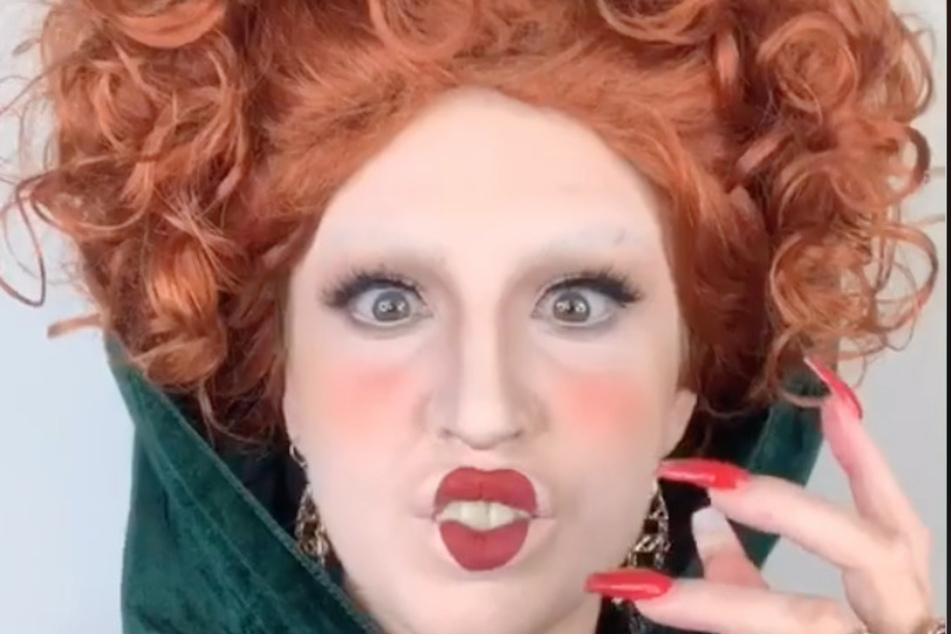 TikToker @ciaciaxo showed viewers how to get the "Winifred" look from the iconic movie Hocus Pocus.