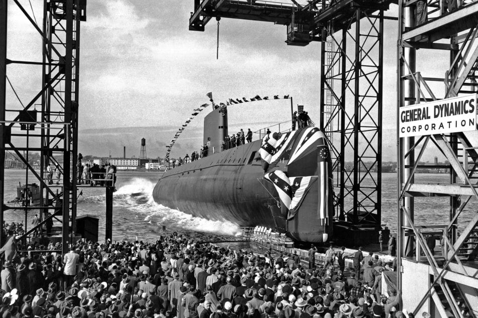 Die USS Nautilus beim Stapellauf im Januar 1954 in den USA.