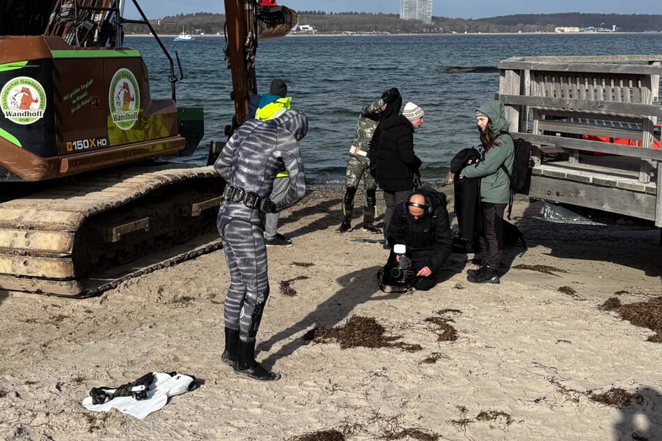 Robert Marc Lehmann (43) wurde von eigenen Kameramännern begleitet und nahm einen Selfiestick mit zum Wal.