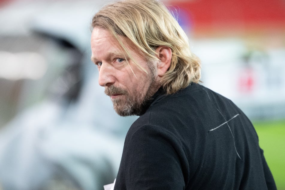 Bewahrt einen kühlen Kopf trotz Gerüchte um VfB-Stars: Stuttgarts Sportdirektor Sven Mislintat (48).
