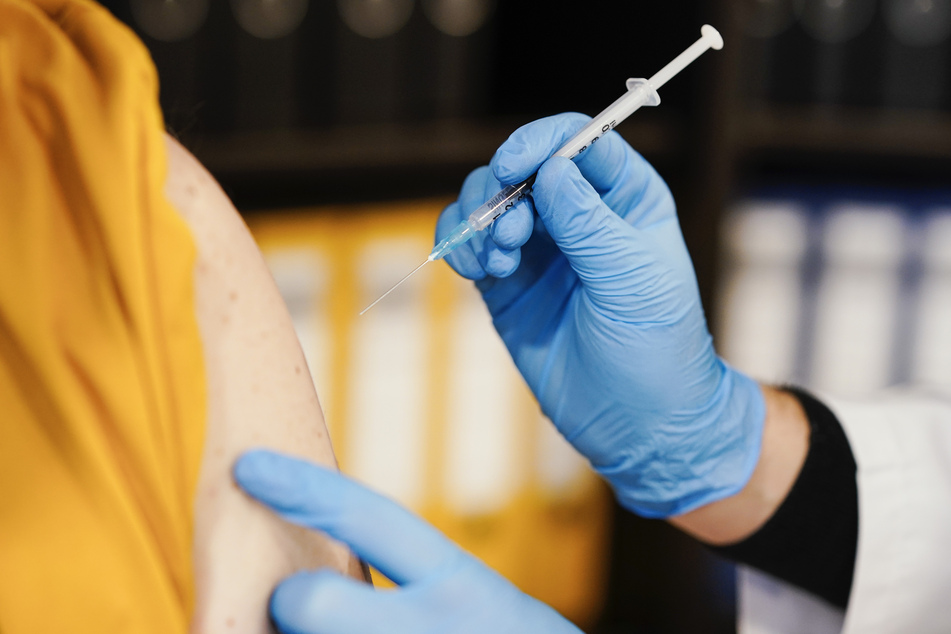 Das Biontech/Pfizer-Präparat ist in den USA bereits für Erwachsene und Kinder ab fünf Jahren zugelassen, für die Altersgruppe unter fünf Jahren wäre es aber der erste verfügbare Impfstoff.