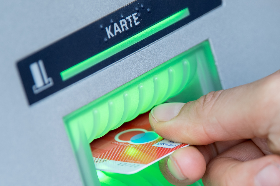 Vorsicht in Leipzig: Kriminelle manipulieren Geldautomaten