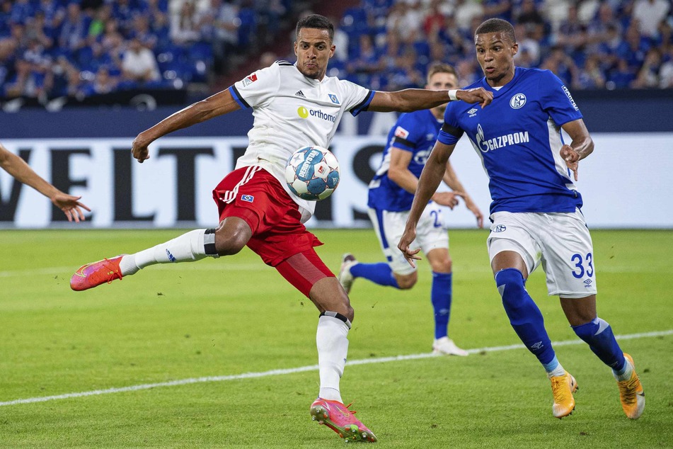Vor allem das Angebot von Aufsteiger und Zweitliga-Meister FC Schalke 04 brachte den 28-Jährigen ins Grübeln.