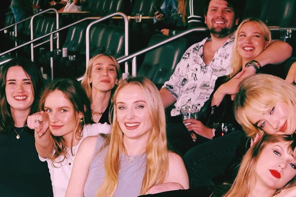 Sophie Turner (c) gave a shoutout to her girlfriends after a rocky 2023.