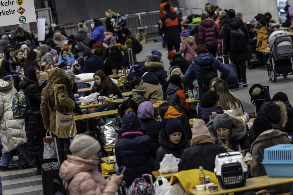 Wartende Flüchtlinge in Berlin. Sie hätten Anspruch auf Krankenbehandlung nach dem Asylbewerberleistungsgesetz.