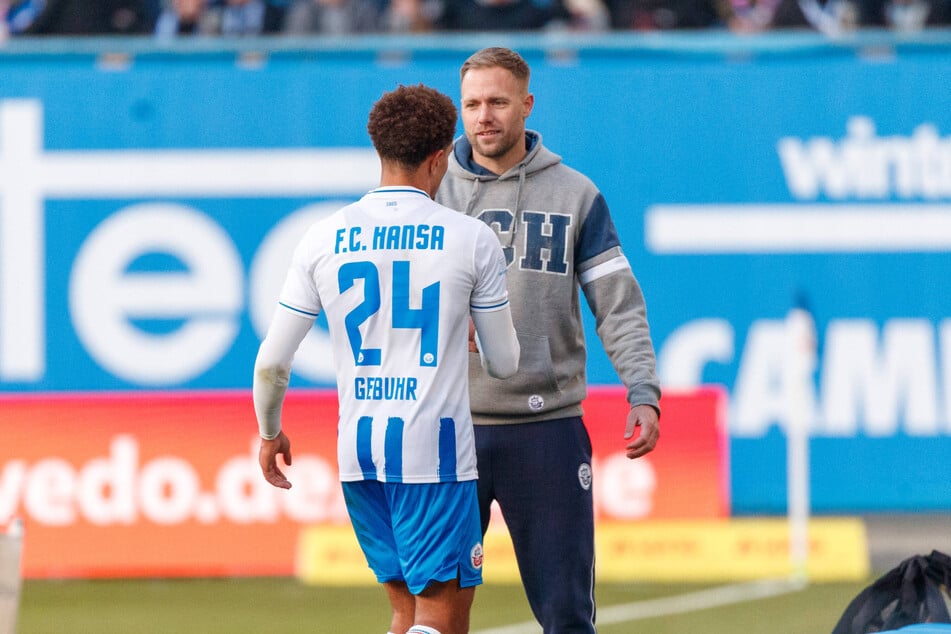 Bei Hansa-Coach Daniel Brinkmann (39) war Dario Gebuhr (22) nur noch zweite oder dritte Wahl.