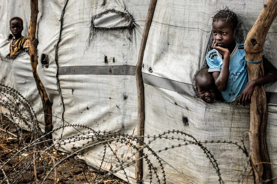 US slaps sanctions on Sudan commanders for role in "horrific" El-Fasher siege killings