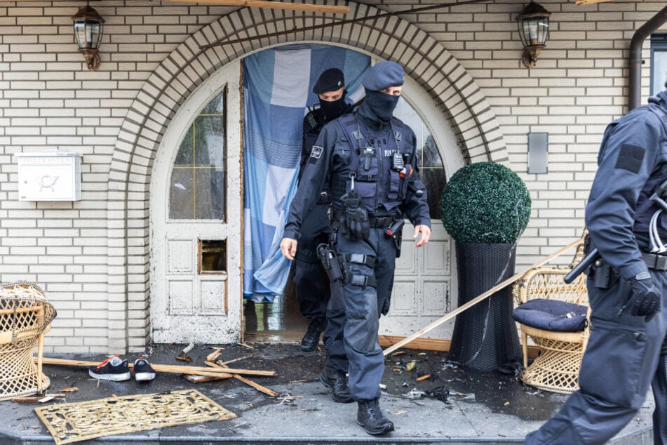 Vor rund einem Jahr stürmten Polizisten die Villa des Goman-Clans in Leverkusen - der Fall erregte in ganz Deutschland Aufmerksamkeit.