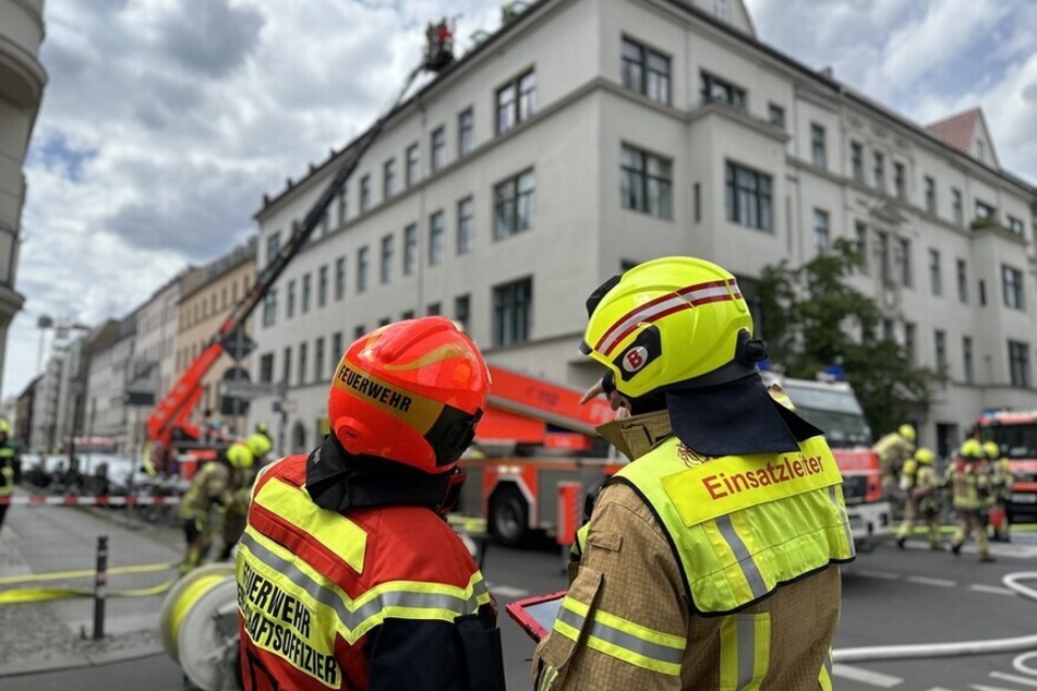 In der Linienstraße ist auf einem Balkon ein Feuer ausgebrochen.