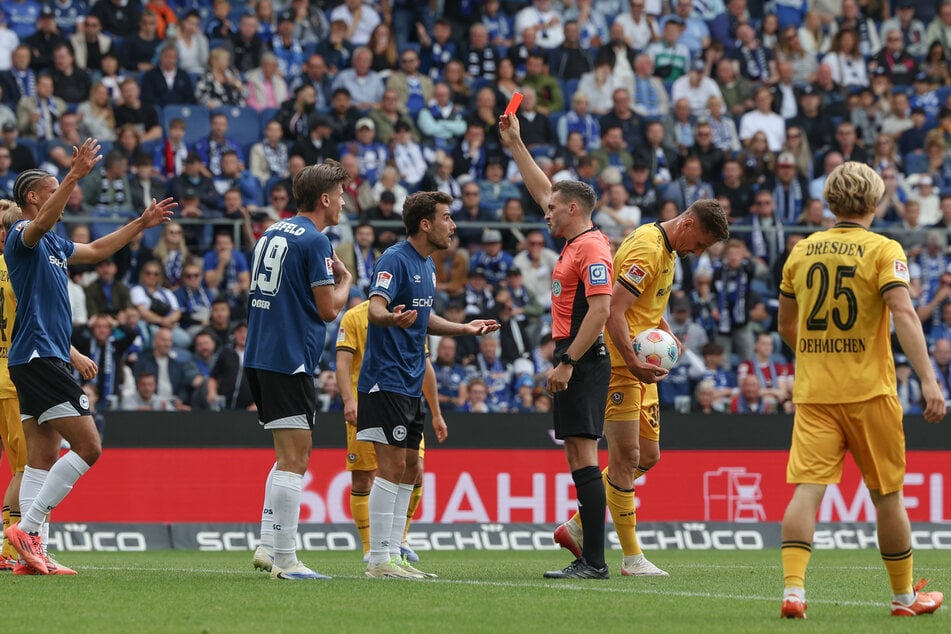 Christopher Lannert sieht Rot, Bielefeld ist zu Zehnt, Dynamo zieht das Spiel.