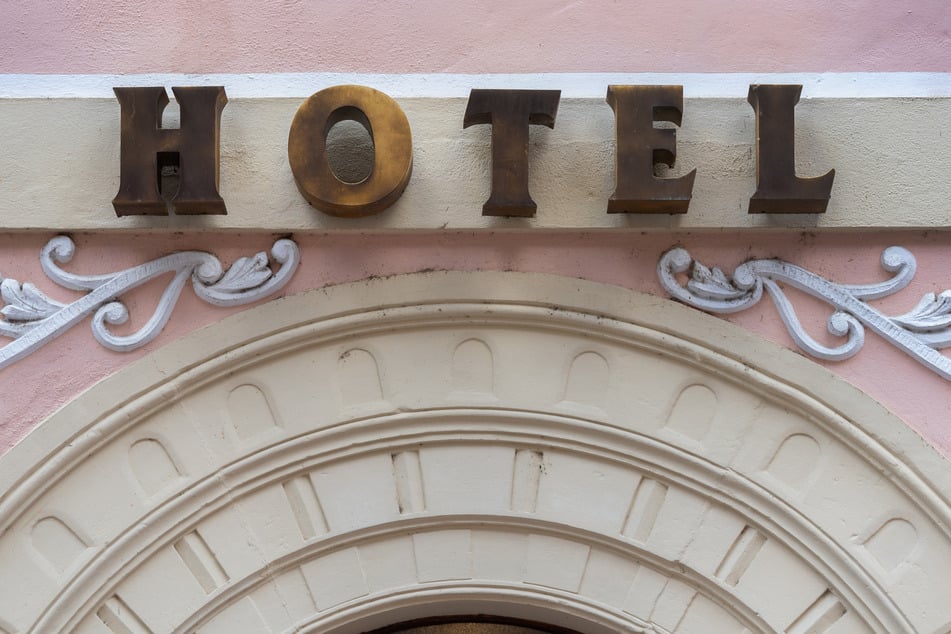 Das Romantik-Hotel in Pirna. Hotels und Pensionen dürfen erst ab einer anhaltenden Inzidenz von unter 50 wieder öffnen.