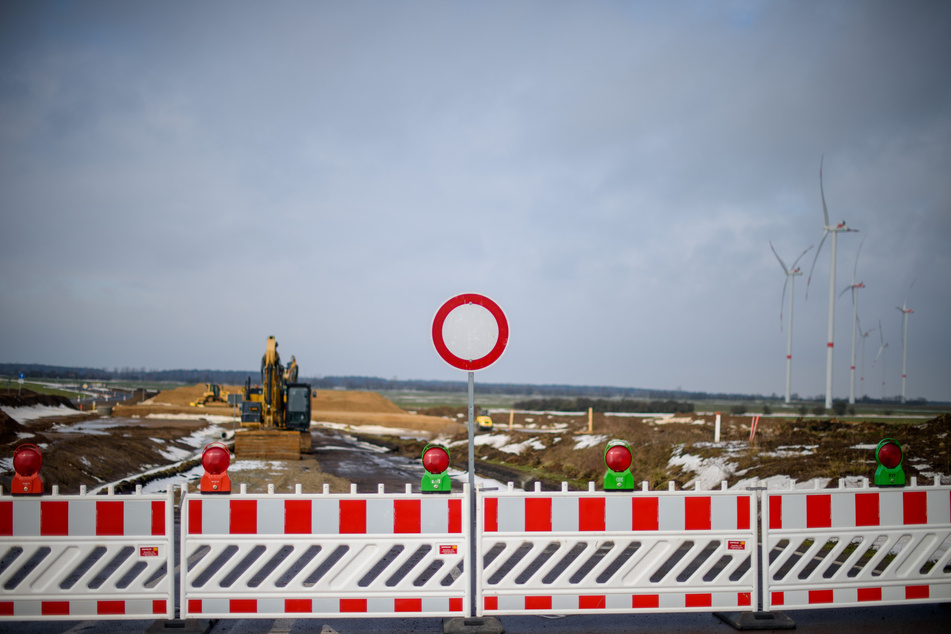 Das strenge Winterwetter der vergangenen Wochen hält den Bau der A14-Nordverlängerung aber nur kurz auf.