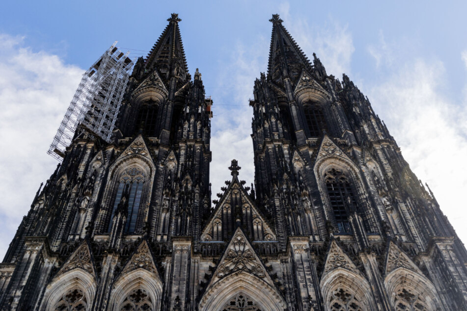 Die Glocken im Kölner Dom sollen sieben Minuten für die Ukraine läuten.
